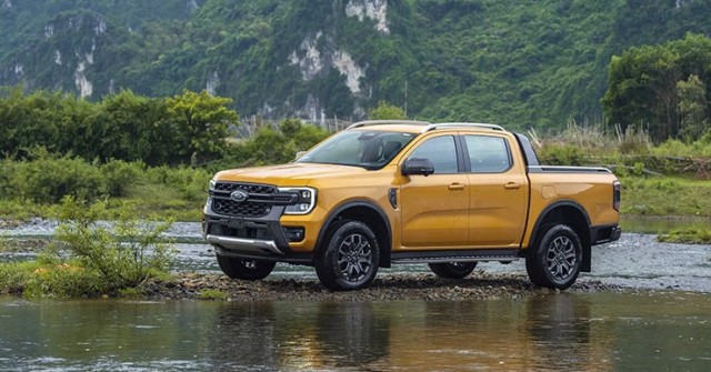 Ford Ranger tháng 11 rẻ nhất 707 triệu đồng, ưu đãi 100% phí trước bạ