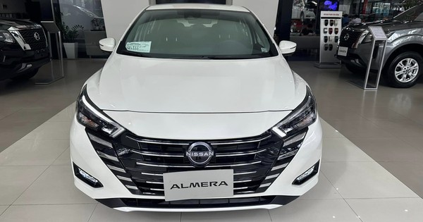 Nissan Almera 2024 lộ diện ‘full không che’ tại đại lý: Là bản cao cấp nhất, ghế bọc da, đầy đủ ADAS, thách thức bộ 3 Vios, Accent, City