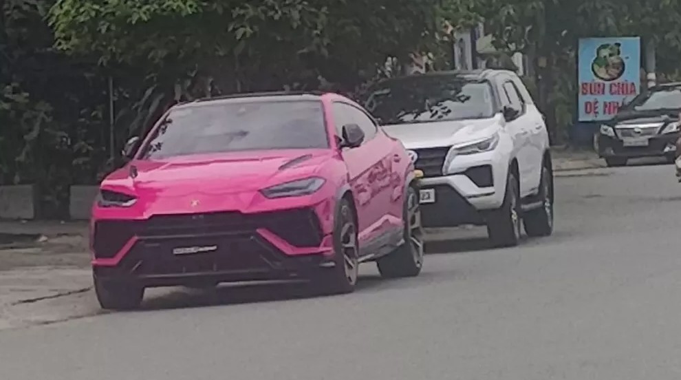 Xuất hiện 1 chiếc Lamborghini Urus Performante màu siêu độc tại Việt Nam, chưa có biển số