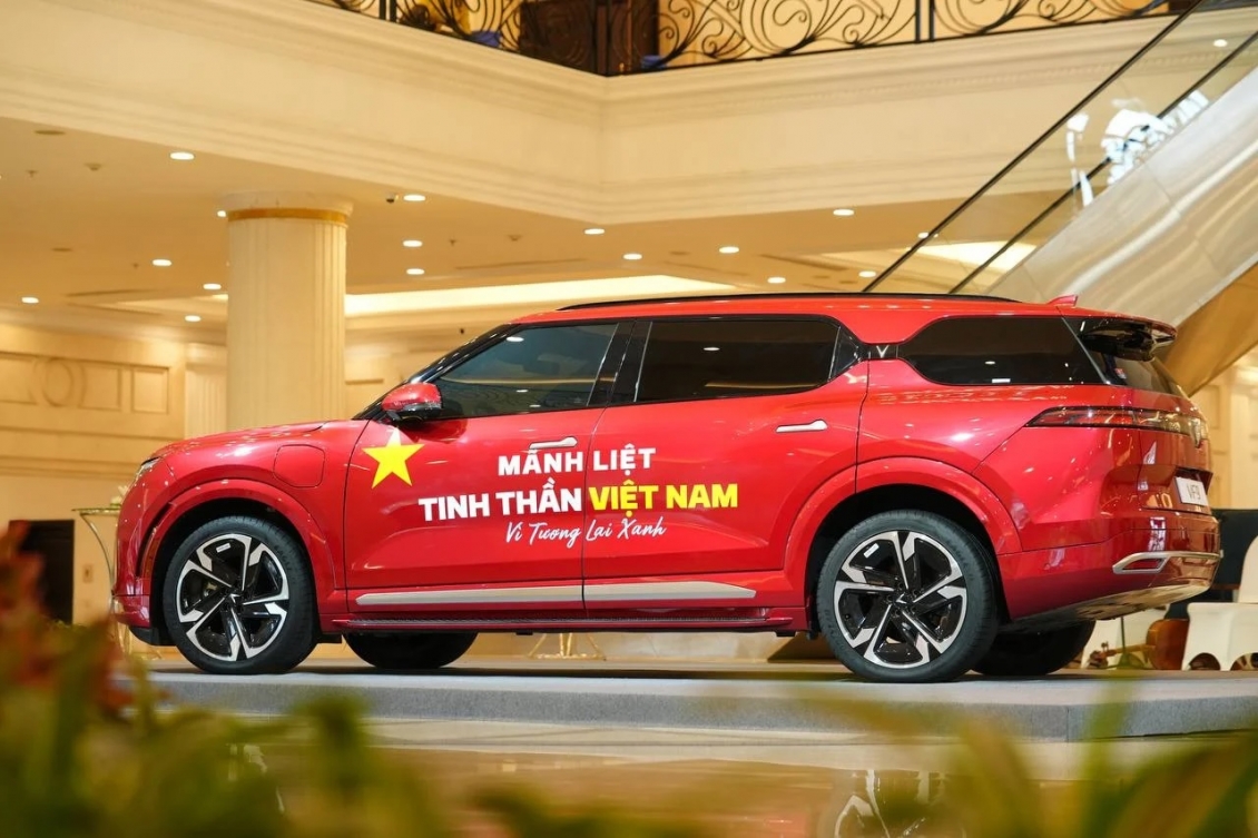 VinFast tăng ưu đãi cho toàn bộ khách hàng mua ô tô, xe máy điện