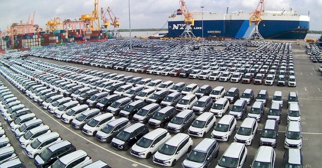 Doanh số toàn thị trường Việt Nam trong tháng 4 ra sao?