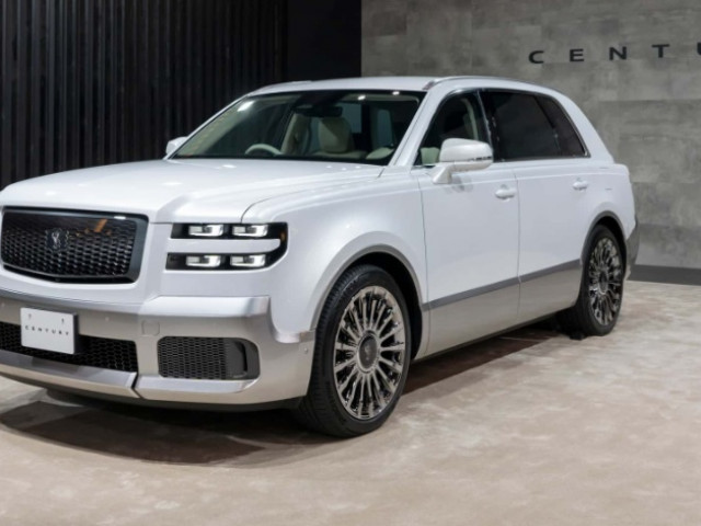Toyota Century 2026 nâng tầm trải nghiệm hạng sang với kính mờ điều chỉnh điện