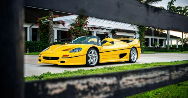 Chiêm ngưỡng Ferrari F50 màu vàng Giallo Modena vừa được bán đấu giá hơn 240 tỷ đồng