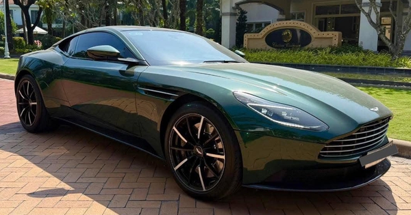 Rao Aston Martin DB11 gần như mới tinh, người bán chia sẻ: ‘Lăn bánh 19 tỷ giờ bán lại còn hơn 13 tỷ’