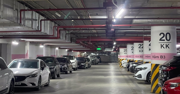 Hầm để xe rộng hơn một phường ở Hà Nội, nằm dưới khu đô thị của Vinhomes