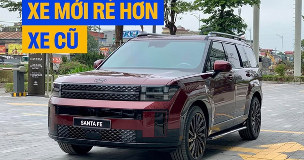 Ngược đời xe cũ đắt hơn xe mới: Đại lý xả kho giảm giá 200 triệu, Hyundai Santa Fe ‘lướt’ bị dồn vào thế khó, bản Prestige chạy 9.000 km đắt hơn bản Calligraphy Turbo ‘đập hộp’