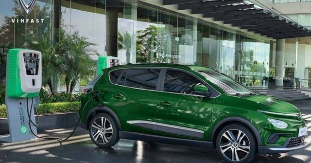 Giá xe VinFast VF e34 cập nhật tháng 7/2025