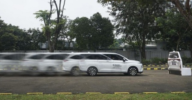 Toyota Veloz Hybrid sắp ra mắt thách thức Mitsubishi Xpander