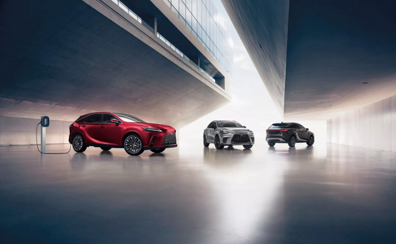 Lexus RX 2026 có thêm bản plug-in hybrid, giá từ 66.700 USD
