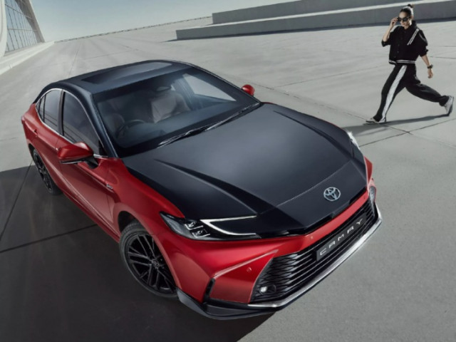 Toyota trình làng Camry Sprint Edition: Ngoại hình thể thao, nhiều tiện ích cao cấp