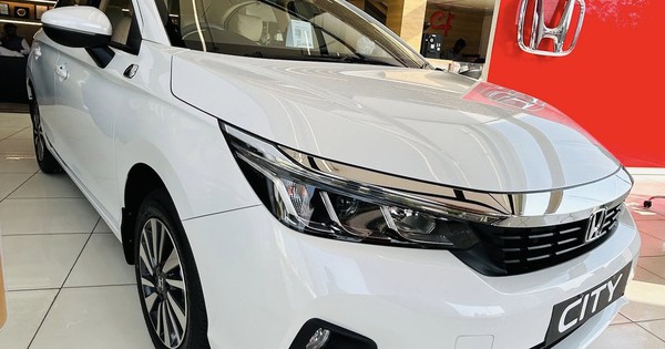 Honda City bản đặc biệt về đại lý: Nội thất cao cấp hơn, gây sốt với giá tương đương 365 triệu đồng - rẻ ngang Grand i10