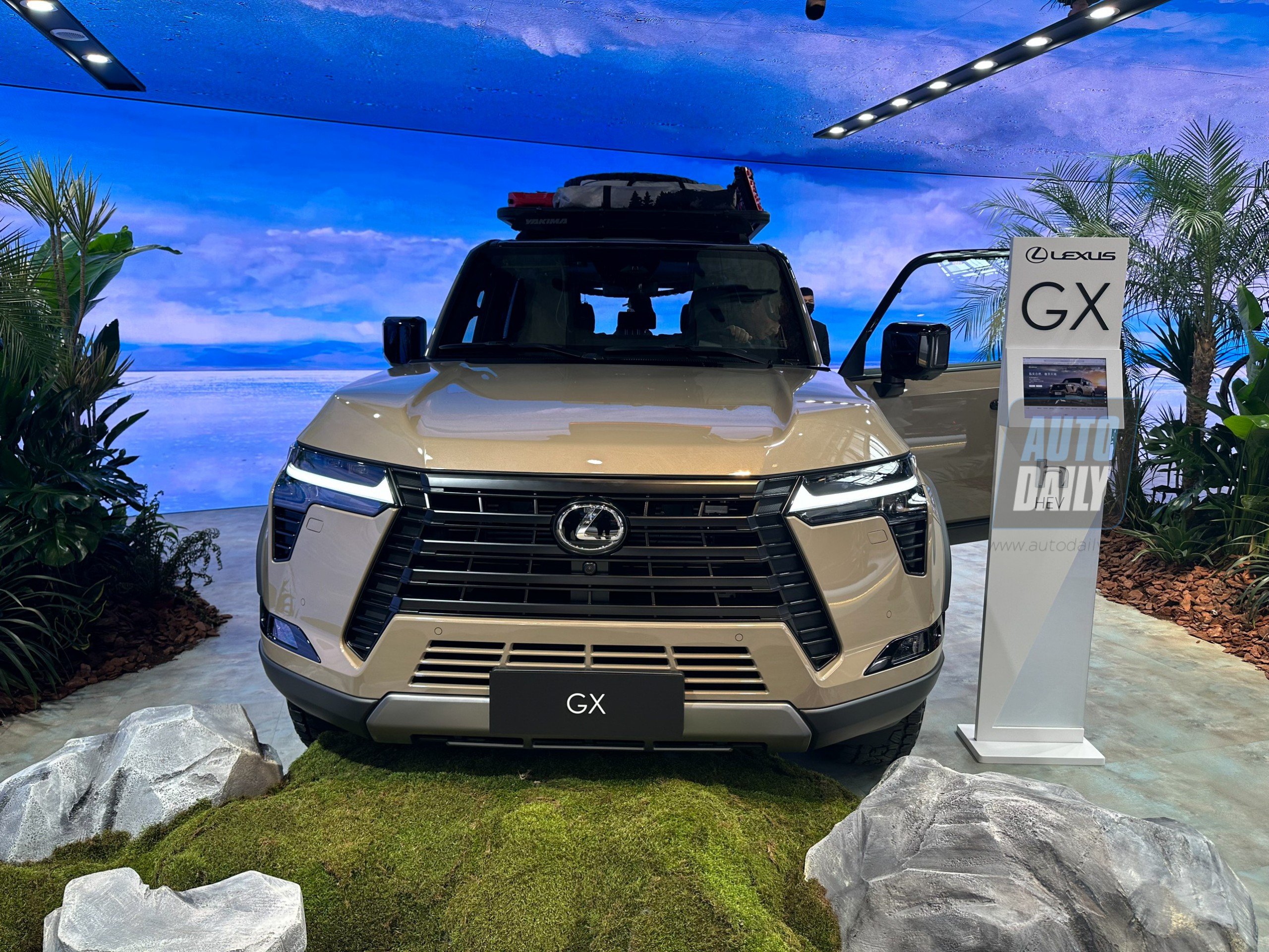 Soi chi tiết Lexus GX 2024 thế hệ mới tại Bắc Kinh, về Việt Nam sẽ rất hot