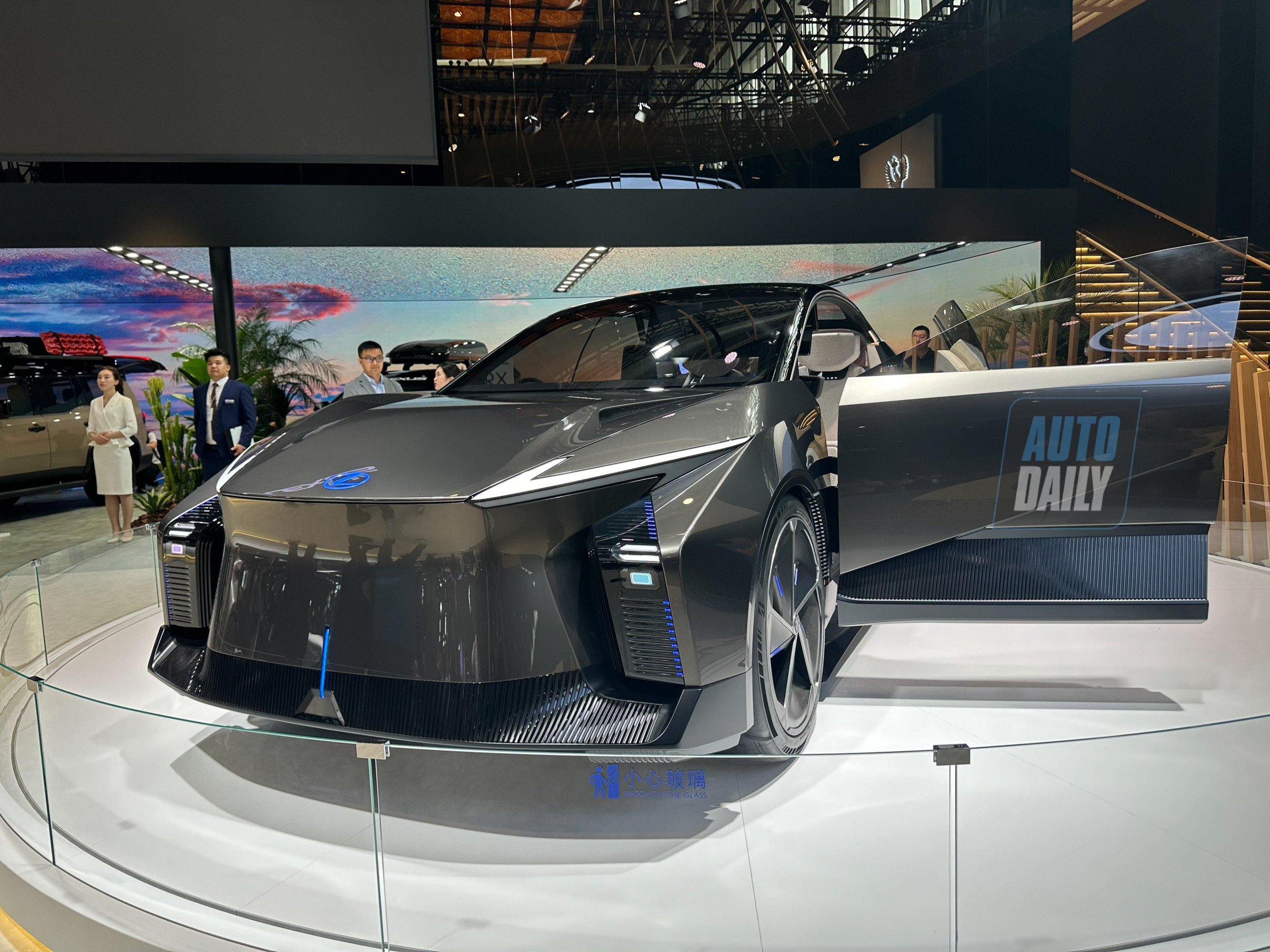 Sờ tận tay Lexus LF-ZL concept: Mẫu SUV điện đầu bảng trong tương lai của Lexus