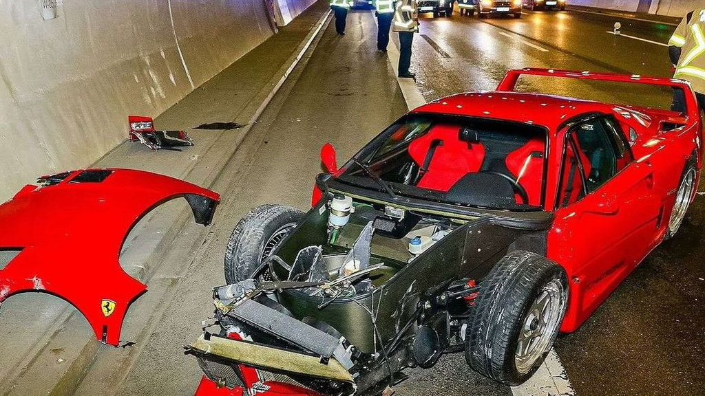 Thêm một chiếc Ferrari giá trị hơn 3 triệu đô la bị phá hỏng