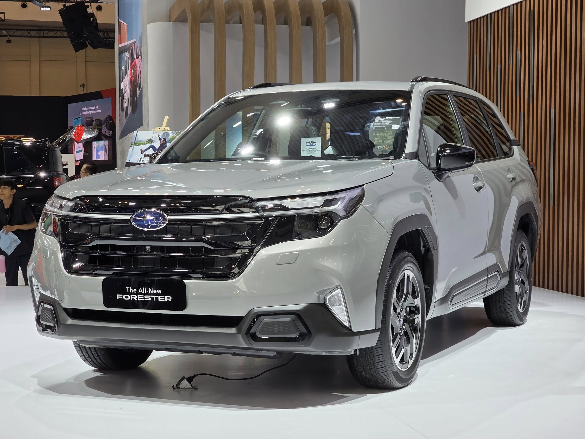 Ảnh thực tế Subaru Forester 2026 vừa chào sân Đông Nam Á, đối thủ của CX-5, CR-V