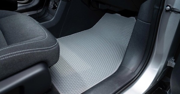 Bí quyết bảo vệ sàn xe và nâng tầm thẩm mỹ cho Vinfast Limo Green