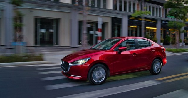 Giá xe Mazda2 niêm yết và lăn bánh tháng 11/2024