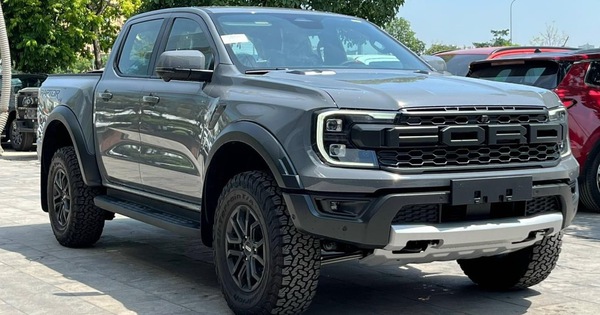 Ford Ranger, Everest đổi trang bị tại Việt Nam: Thêm tiếng Việt, bớt cảm biến, bỏ tính năng từng vượt trội đối thủ