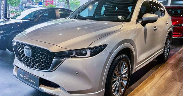 Mazda CX-5 giảm giá mạnh và có cả xe VIN 2025