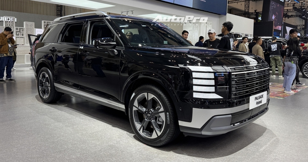 Sờ thử Hyundai Palisade bản tiêu chuẩn giá hơn 1,7 tỷ vừa về ĐNÁ: Nội thất không giống bản 