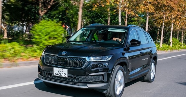 Bộ đôi xe Skoda Karoq và Kodiaq giảm giá cao nhất lên đến 166 triệu đồng