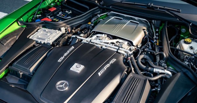 Mercedes-Benz quyết không bỏ qua động cơ V8 và V12