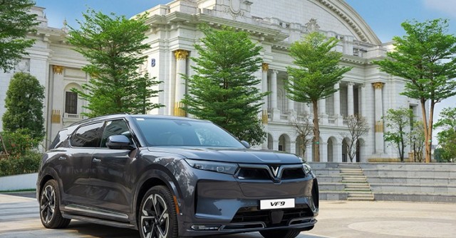Giá xe VinFast VF 9 niêm yết và lăn bánh tháng 5/2025