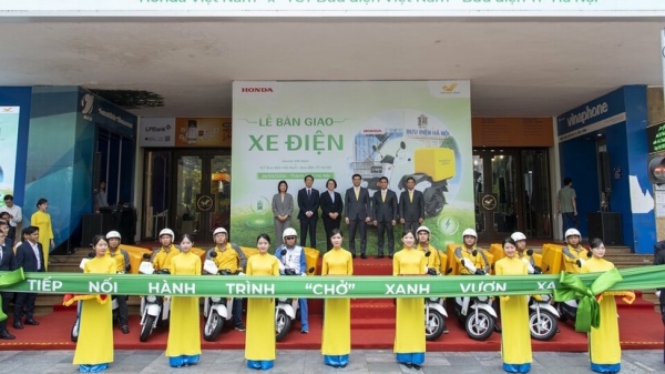 Honda Việt Nam bàn giao hơn 200 xe máy điện Benly e: cho Vietnam Post