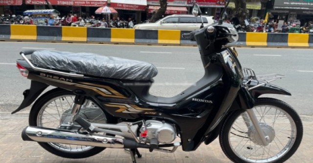 Huyền thoại 2025 Honda Dream rao bán hơn 2.000 USD ở Campuchia