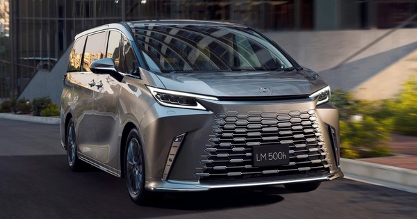 Lexus LM có bản nâng cấp mới: Cải thiện khả năng cách âm, đổi vị trí mở cửa tiện lợi hơn, điều chỉnh độ sáng đèn nội thất