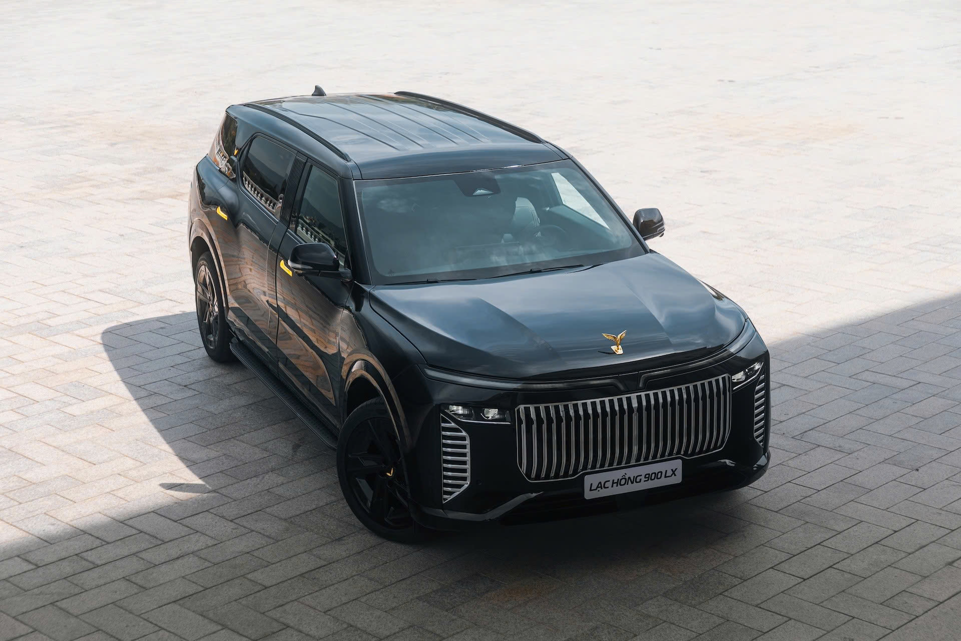 Soi kỹ trang bị của Lạc Hồng 900 LX