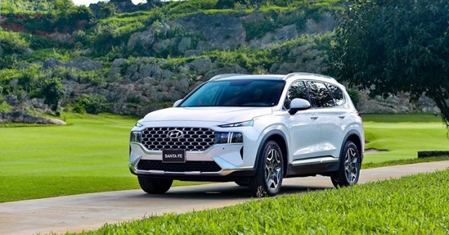 Giá xe Hyundai Santa Fe tháng 11/2024, ưu đãi 50% phí trước bạ