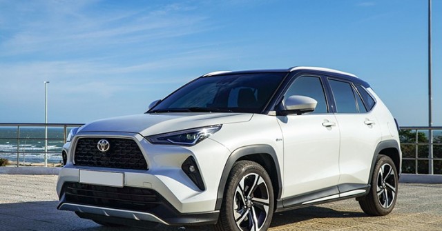 Toyota triệu hồi gần 1.500 xe Yaris Cross hybrid vì lỗi kính nóc