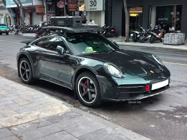 Cận cảnh Porsche 911 Dakar vừa được thay 
