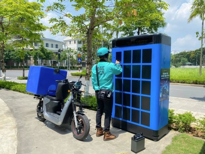 Các hãng xe máy chạy đua làm trạm đổi pin
