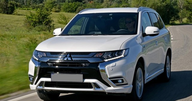 Giá xe Mitsubishi Outlander mới nhất tháng 8/2025