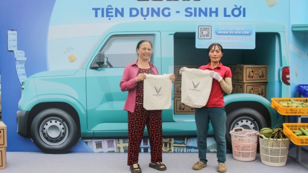 Nhiều tiểu thương tranh thủ đặt cọc VinFast EC Van giữ ưu đãi 10 triệu đồng trước hạn chót