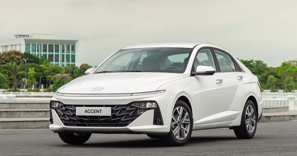 Ngày này năm xưa: Hyundai Accent thế hệ mới ra mắt, vẫn là đầu tàu của hãng nhưng đang bị City, Vios vượt mặt