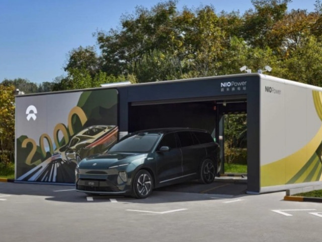 Trung Quốc dẫn đầu cuộc đua đổi pin xe điện, vượt xa Tesla và thế giới