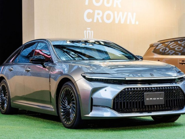 Toyota Crown Sedan đạt điểm an toàn cao nhất năm 2024 tại Nhật Bản