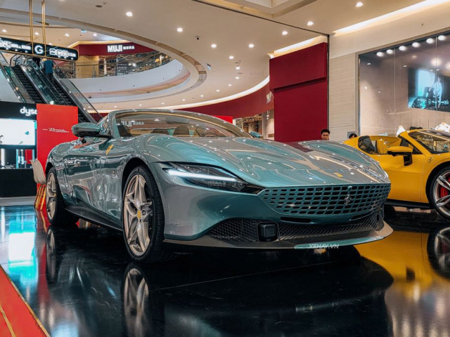 Ferrari Roma Spider thứ hai xuất hiện tại Việt Nam với màu sơn 