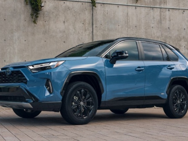 Toyota RAV4 vượt Tesla Model Y, trở thành xe bán chạy nhất thế giới năm 2024