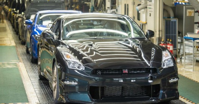 Xe hiệu xuất cao Nissan GT-R cuối cùng xuất xưởng có gì đặc biệt?