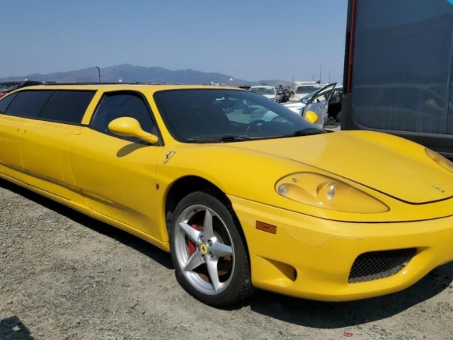 Chiêm ngưỡng Ferrari 360 Modena độ limousine 