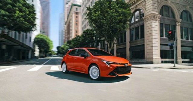 Toyota Corolla Hatchback 2026 trình làng, giá từ 637 triệu đồng