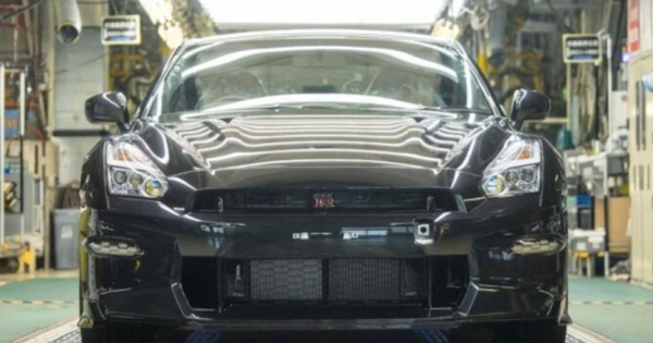 Huyền thoại xe hiệu suất cao Nissan GT-R R35 bị khai tử