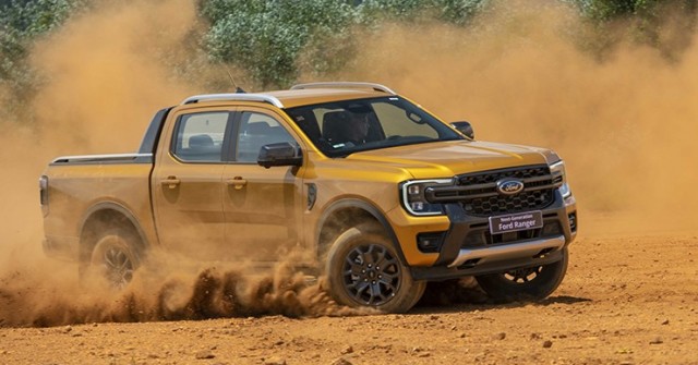 Giá xe Ford Ranger cập nhật tháng 12/2024, ưu đãi 50% phí trước bạ